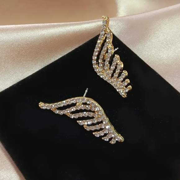 New Angel Wings Earrings - Picture 2 of 2